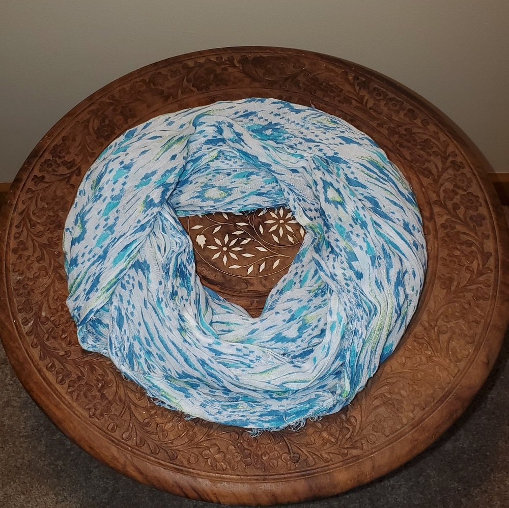 AMERICAN EAGLE Infinity Scarf Blue/Green/Turquoise